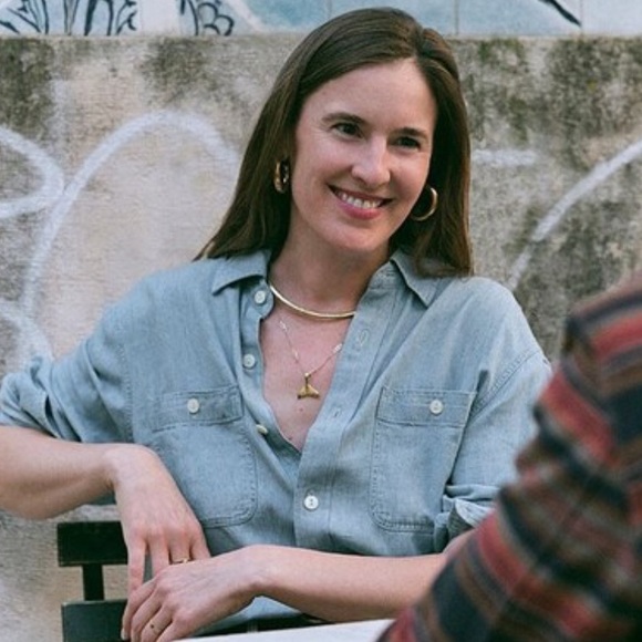 NEW Faherty Chambray Woven Spread Collar Long Sleeve Button Front Shirt - Picture 4 of 9